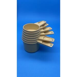 VINTAGE Tupperware Measuring cups Set of 6, Buttery Yellow...USA #766-2